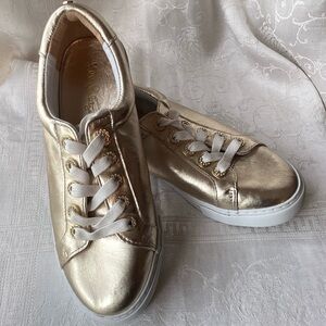 Lilly Pulitzer Lux Hallie Gold Leather Sneakers Size 8.5 M EUC